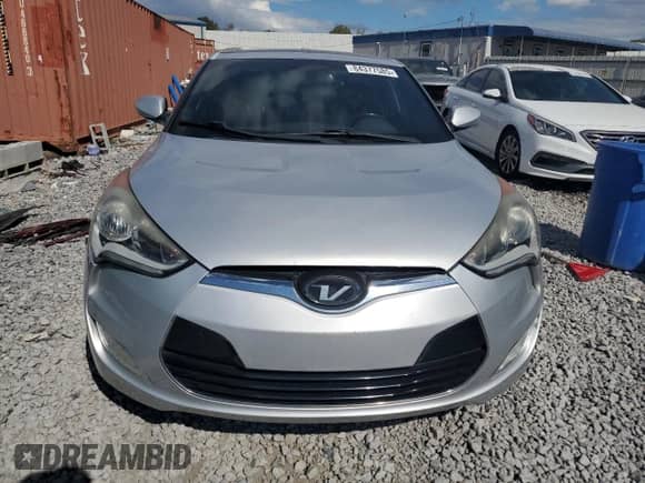 ✅ 2017 Hyundai Veloster Value Edition • VIN: KMHTC6AD0HU322355 • Lot: 84377585. Wystawiony na Copart z przebiegiem 91 618 mil mil. Skorzystaj z bezpłatnego archiwum sprzedaży aukcyjnych z USA i zobacz szczegółowy raport historii pojazdu na DreamBid. Zdjęcie 5.
