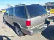 ✅ 2002 Chevrolet Blazer LS • VIN: 1GNDT13W52K213071 • Lot: 41336010. Listed on IAAI with 157,758 mi miles. Access the free auction sales archive from the USA and view a detailed vehicle history report at DreamBid. Image 3.