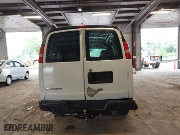 ✅ 2009 Chevrolet Express Cargo • VIN: 1GCGG25C691137038 • Lot: 42602538. Listed on IAAI with 200,648 mi. Free auction sales archive from the USA and detailed vehicle history report at DreamBid. Image 16.