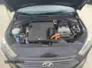 2017 Hyundai Ioniq SEL с VIN KMHC75LC6HU018983, выставлен на аукционе Copart как лот 79700194 с пробегом 87 137 миль миль и Списание • Salvage title. История ставок и продаж доступна на DreamBid. Изображение 11.