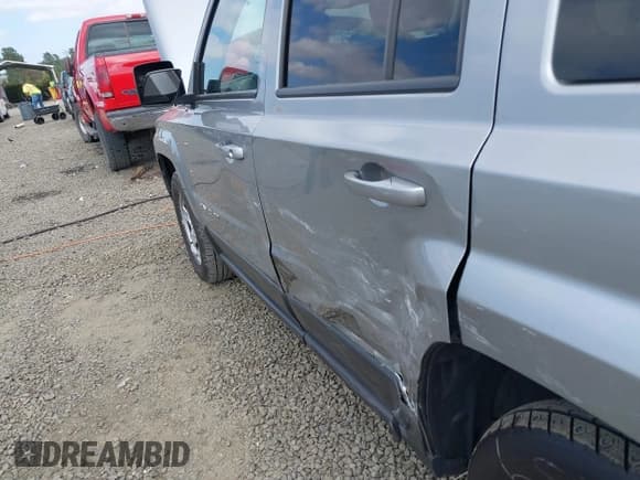 ✅ 2016 Jeep Patriot Sport • VIN: 1C4NJPBA4GD743880 • Лот: 40350335. Опубликован ранее на IAAI с пробегом 162 618 миль. Бесплатный доступ к архиву аукционных продаж из США и подробный отчёт об истории автомобиля на DreamBid. Изображение 12.