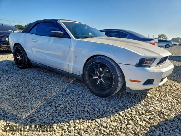✅ 2010 Ford Mustang V6 • VIN: 1ZVBP8EN7A5116238 • Лот: 96129335. Опубликован ранее на Copart с пробегом 169 783 миль. Бесплатный доступ к архиву аукционных продаж из США и подробный отчёт об истории автомобиля на DreamBid. Изображение 4.