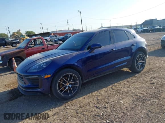 ✅ 2022 Porsche Macan • VIN: WP1AA2A51NLB01334 • Lot: 41970211. Listed on IAAI with Not provided. Free auction sales archive from the USA and detailed vehicle history report at DreamBid. Image 2.