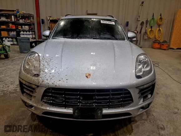 ✅ 2017 Porsche Macan S • VIN: WP1AB2A59HLB17475 • Lot: 94323445. Wystawiony na Copart z przebiegiem 151 617 mil. Bezpłatny archiwum sprzedaży aukcyjnych z USA i szczegółowy raport historii pojazdu na DreamBid. Zdjęcie 5.