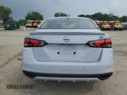 ✅ 2023 Nissan Versa SR • VIN: 3N1CN8FV3PL824770 • Lot: 68062445. Wystawiony na Copart z przebiegiem 69 630 mil. Bezpłatny archiwum sprzedaży aukcyjnych z USA i szczegółowy raport historii pojazdu na DreamBid. Zdjęcie 6.