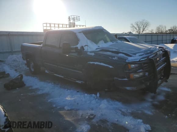 ✅ 2006 Chevrolet Silverado 2500HD LT1 • VIN: 1GCHK23D46F220156 • Lot: 44525555. Wystawiony na Copart z przebiegiem Nie podano. Bezpłatny archiwum sprzedaży aukcyjnych z USA i szczegółowy raport historii pojazdu na DreamBid. Zdjęcie 4.