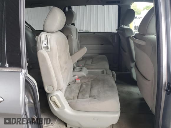 ✅ 2008 Honda Odyssey EX • VIN: 5FNRL38488B016628 • Лот: 81612555. Опубликован ранее на Copart с пробегом 198 890 миль. Бесплатный доступ к архиву аукционных продаж из США и подробный отчёт об истории автомобиля на DreamBid. Изображение 11.