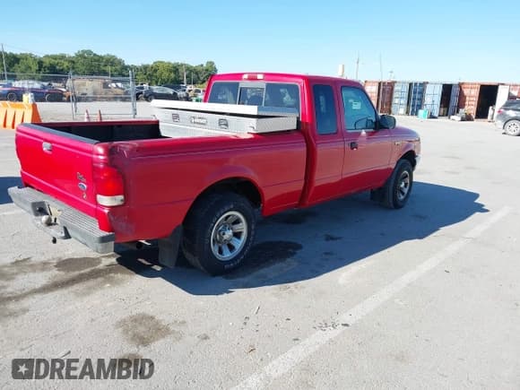 ✅ 2000 Ford Ranger • VIN: 1FTYR14B1YTB23613 • Lot: 43158787. Listed on IAAI with 181,765 mi. Free auction sales archive from the USA and detailed vehicle history report at DreamBid. Image 4.