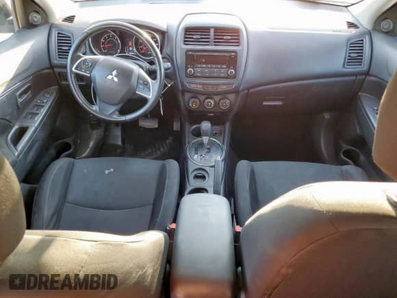 2015 Mitsubishi Outlander ES с VIN 4A4AP3AWXFE028915, выставлен на аукционе Copart как лот 84613635 с пробегом 104 068 миль миль и Списание • Salvage title. История ставок и продаж доступна на DreamBid. Изображение 8.
