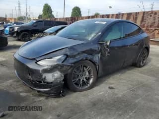 ✅ 2025 Tesla Model Y Long Range • VIN: 7SAYGDEE4SF278238 • Lot: 92206535. Listed on Copart with 5,710 mi. Free auction sales archive from the USA and detailed vehicle history report at DreamBid. Image 1.