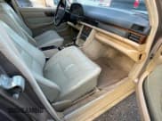 ✅ 1991 Mercedes-Benz 420 SEL • VIN: WDBCA35E1MA597903 • Lot: 84293925. Listed on Copart with 138,434 mi. Free auction sales archive from the USA and detailed vehicle history report at DreamBid. Image 5.