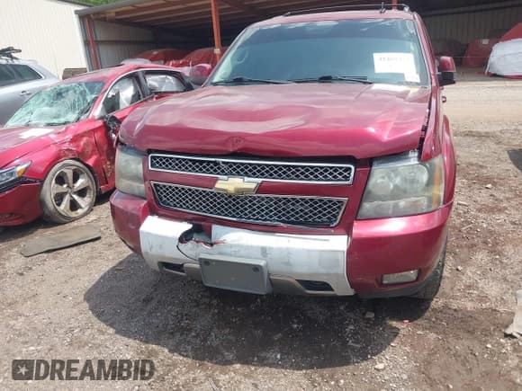 ✅ 2010 Chevrolet Suburban LT • VIN: 1GNUKJE36AR190377 • Lot: 42469372. Listed on IAAI with 173,274 mi. Free auction sales archive from the USA and detailed vehicle history report at DreamBid. Image 12.