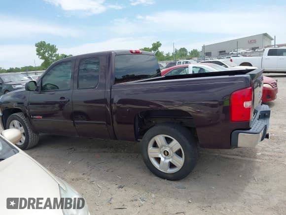 ✅ 2008 Chevrolet Silverado 1500 • VIN: 1GCEC19Y28Z298330 • Lot: 42272489. Wystawiony na IAAI z przebiegiem 97 076 mil. Bezpłatny archiwum sprzedaży aukcyjnych z USA i szczegółowy raport historii pojazdu na DreamBid. Zdjęcie 14.