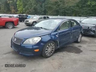 ✅ 2010 Suzuki Kizashi SE • VIN: JS2RF9A31A6100289 • Лот: 72898494. Опубликован ранее на Copart с пробегом 90 766 миль. Бесплатный доступ к архиву аукционных продаж из США и подробный отчёт об истории автомобиля на DreamBid. Изображение 1.