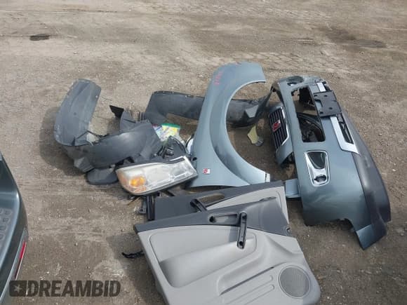 ✅ 2006 Saturn VUE • VIN: 5GZCZ63466S891802 • Lot: 42053473. Wystawiony na IAAI z przebiegiem 133 439 mil. Bezpłatny archiwum sprzedaży aukcyjnych z USA i szczegółowy raport historii pojazdu na DreamBid. Zdjęcie 12.