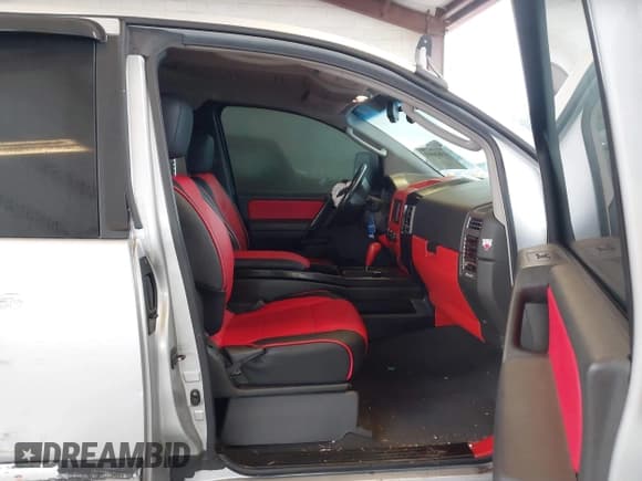 ✅ 2004 Nissan Titan SE • VIN: 1N6AA06B44N550852 • Lot: 43826911. Listed on IAAI with 143,945 mi. Free auction sales archive from the USA and detailed vehicle history report at DreamBid. Image 5.