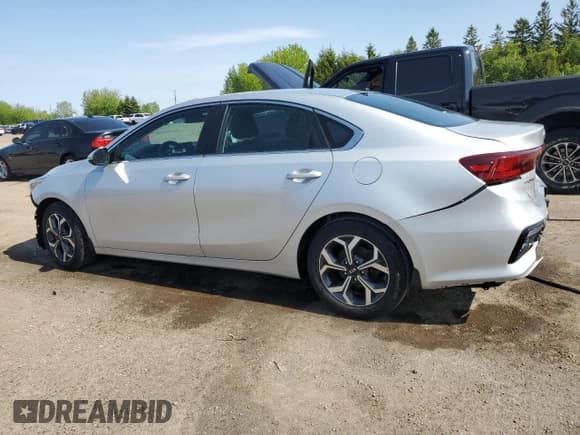 ✅ 2020 Kia Forte EX • VIN: 3KPF54AD2LE180033 • Лот: 58024175. Опубликован ранее на Copart с пробегом 35 899 миль. Бесплатный доступ к архиву аукционных продаж из США и подробный отчёт об истории автомобиля на DreamBid. Изображение 2.