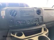 ✅ 2012 Ford Econoline Cargo Recreational • VIN: 1FTNE2EW2CDB08844 • Lot: 42093656. Wystawiony na IAAI z przebiegiem 200 588 mil. Bezpłatny archiwum sprzedaży aukcyjnych z USA i szczegółowy raport historii pojazdu na DreamBid. Zdjęcie 1.