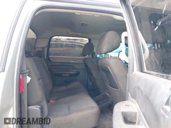 ✅ 2014 Chevrolet Silverado 2500HD LT • VIN: 1GC1KXE82EF145437 • Lot: 42394046. Listed on IAAI with 393,771 mi. Free auction sales archive from the USA and detailed vehicle history report at DreamBid. Image 8.