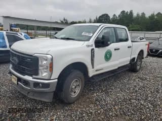 ✅ 2024 Ford F-350 XL • VIN: 1FT8W3BT5REF01914 • Lot: 85092985. Listed on Copart with 25,005 mi. Free auction sales archive from the USA and detailed vehicle history report at DreamBid. Image 1.