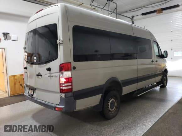 ✅ 2012 Freightliner Sprinter • VIN: WCDPE8CC4C5710422 • Лот: 80760415. Опубликован ранее на Copart с пробегом 102 944 миль. Бесплатный доступ к архиву аукционных продаж из США и подробный отчёт об истории автомобиля на DreamBid. Изображение 3.