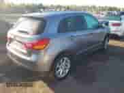 2013 Mitsubishi Outlander ES z VIN 4A4AR3AU3DE017955, wystawiony jako IAAI lot #43422506 z przebiegiem 153 214 mil mil oraz . Historia ofert i sprzedaży dostępna na DreamBid. Obrazek 4.