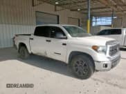 ✅ 2020 Toyota Tundra SR5 • VIN: 5TFEY5F15LX259526 • Lot: 68338275. Wystawiony na Copart z przebiegiem 89 051 mil. Bezpłatny archiwum sprzedaży aukcyjnych z USA i szczegółowy raport historii pojazdu na DreamBid. Zdjęcie 4.