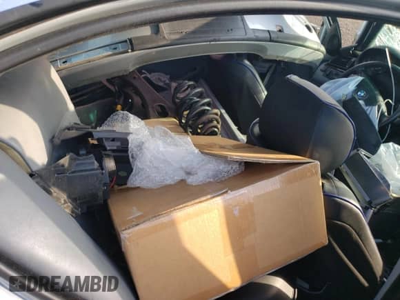 2002 BMW 3 Series 325xi с VIN WBAEU33432PF64603, выставлен на аукционе Copart как лот 68496895 с пробегом Не указан миль и Списание • Salvage title. История ставок и продаж доступна на DreamBid. Изображение 12.