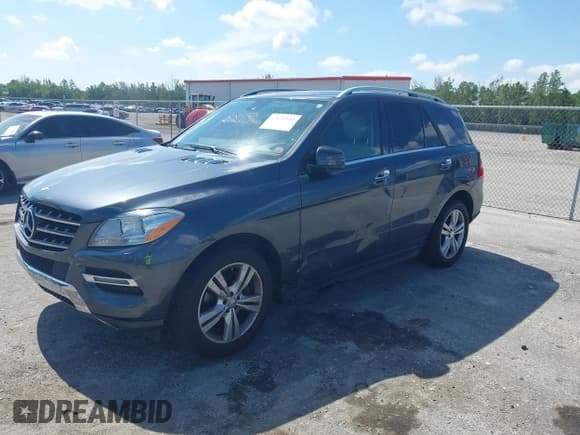 ✅ 2013 Mercedes-Benz M 350 • VIN: 4JGDA5HB1DA216825 • Лот: 42854942. Опубликован ранее на IAAI с пробегом 100 258 миль. Бесплатный доступ к архиву аукционных продаж из США и подробный отчёт об истории автомобиля на DreamBid. Изображение 2.