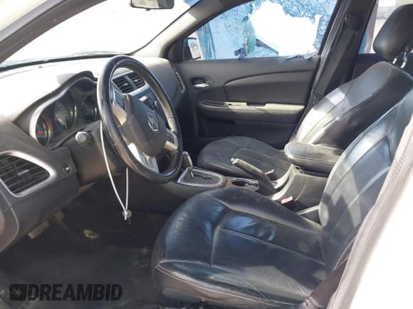 ✅ 2013 Dodge Avenger SXT • VIN: 1C3CDZCB6DN677876 • Лот: 43814040. Опубликован ранее на IAAI с пробегом 112 248 миль. Бесплатный доступ к архиву аукционных продаж из США и подробный отчёт об истории автомобиля на DreamBid. Изображение 5.