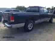 1999 Dodge Dakota SLT z VIN 1B7GL22X6XS225162, wystawiony jako Copart lot #74579884 z przebiegiem 162 714 mil mil oraz Czysty tytuł • Clean title. Historia ofert i sprzedaży dostępna na DreamBid. Obrazek 3.