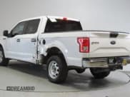 ✅ 2015 Ford F-150 XL • VIN: 1FTEW1CG0FKD61342 • Lot: 53910725. Wystawiony na Copart z przebiegiem 113 798 mil. Bezpłatny archiwum sprzedaży aukcyjnych z USA i szczegółowy raport historii pojazdu na DreamBid. Zdjęcie 4.