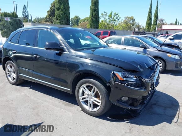 ✅ 2017 Audi Q5 Premium Plus • VIN: WA1L2AFP0HA013977 • Lot: 40137120. Wystawiony na IAAI z przebiegiem 62 834 mil. Bezpłatny archiwum sprzedaży aukcyjnych z USA i szczegółowy raport historii pojazdu na DreamBid. Zdjęcie 1.