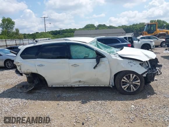 ✅ 2018 Nissan Pathfinder SL • VIN: 5N1DR2MM5JC613405 • Лот: 42971314. Опубликован ранее на IAAI с пробегом 65 079 миль. Бесплатный доступ к архиву аукционных продаж из США и подробный отчёт об истории автомобиля на DreamBid. Изображение 13.