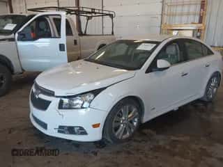 2013 Chevrolet Cruze LTZ z VIN 1G1PG5SB1D7327471, wystawiony jako IAAI lot #43443774 z przebiegiem 184 344 mil mil oraz . Historia ofert i sprzedaży dostępna na DreamBid. Obrazek 2.