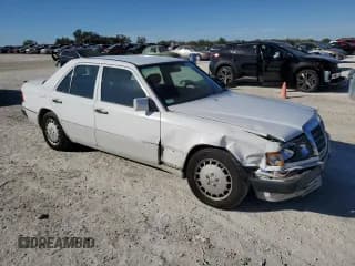 ✅ 1993 Mercedes-Benz 300 • VIN: WDBEA28E4PB976360 • Лот: 82859844. Опубликован ранее на Copart с пробегом 162 322 миль. Бесплатный доступ к архиву аукционных продаж из США и подробный отчёт об истории автомобиля на DreamBid. Изображение 4.