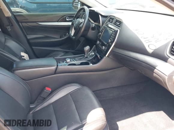 ✅ 2016 Nissan Maxima Platinum • VIN: 1N4AA6AP0GC902114 • Lot: 42548763. Wystawiony na IAAI z przebiegiem 142 637 mil. Bezpłatny archiwum sprzedaży aukcyjnych z USA i szczegółowy raport historii pojazdu na DreamBid. Zdjęcie 5.