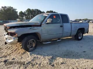 ✅ 1999 Dodge 1500 • VIN: 3B7HC12Y4XG177384 • Lot: 80792125. Listed on Copart with 136,578 mi. Free auction sales archive from the USA and detailed vehicle history report at DreamBid. Image 1.