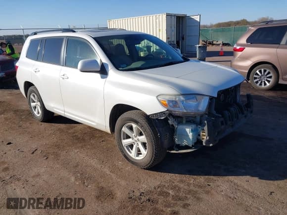 ✅ 2010 Toyota Highlander SE • VIN: 5TDJK3EH3AS033460 • Lot: 43535109. Listed on IAAI with 180,780 mi. Free auction sales archive from the USA and detailed vehicle history report at DreamBid. Image 1.