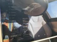 ✅ 2022 Tesla Model X • VIN: 7SAXCDE57NF345653 • Lot: 92273515. Wystawiony na Copart z przebiegiem 39 884 mil. Bezpłatny archiwum sprzedaży aukcyjnych z USA i szczegółowy raport historii pojazdu na DreamBid. Zdjęcie 9.