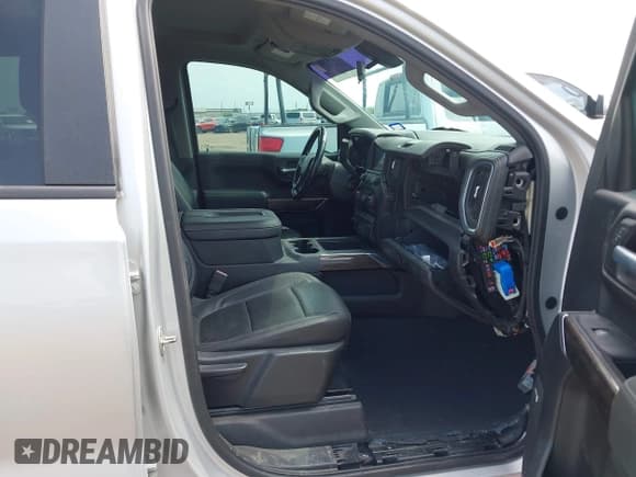 ✅ 2019 Chevrolet Silverado 1500 LT Trail Boss • VIN: 1GCPYFED9KZ260613 • Lot: 42157001. Wystawiony na IAAI z przebiegiem 99 039 mil. Bezpłatny archiwum sprzedaży aukcyjnych z USA i szczegółowy raport historii pojazdu na DreamBid. Zdjęcie 5.