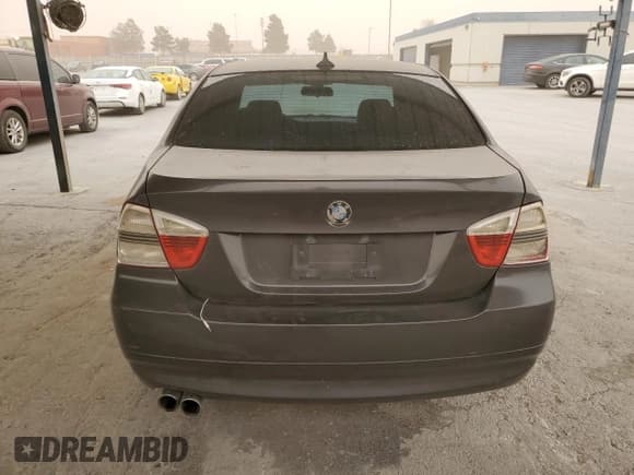 ✅ 2006 BMW 3 Series 330i • VIN: WBAVB33526KS32828 • Lot: 48359995. Listed on Copart with 121,936 mi. Free auction sales archive from the USA and detailed vehicle history report at DreamBid. Image 6.