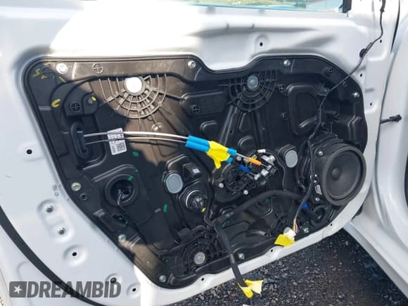 ✅ 2021 Kia Forte LXS • VIN: 3KPF24ADXME357955 • Лот: 43641097. Опубликован ранее на IAAI с пробегом 75 515 миль. Бесплатный доступ к архиву аукционных продаж из США и подробный отчёт об истории автомобиля на DreamBid. Изображение 22.