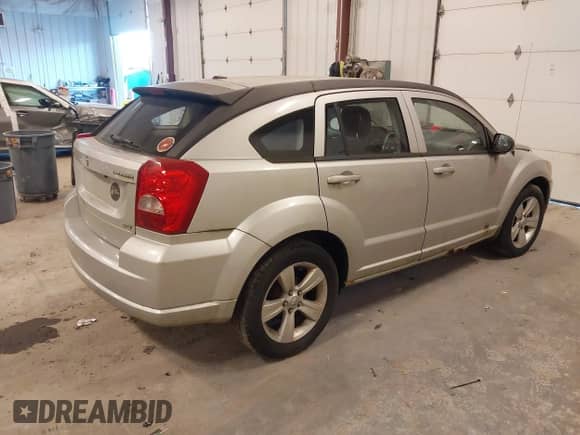 ✅ 2010 Dodge Caliber SXT • VIN: 1B3CB4HA7AD651925 • Лот: 43613905. Опубликован ранее на IAAI с пробегом 177 969 миль. Бесплатный доступ к архиву аукционных продаж из США и подробный отчёт об истории автомобиля на DreamBid. Изображение 4.