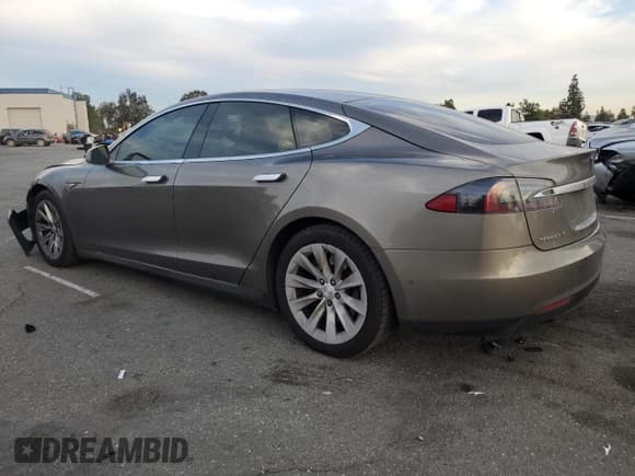 ✅ 2015 Tesla Model S 85D • VIN: 5YJSA1S22FF098453 • Лот: 91708325. Опубликован ранее на Copart с пробегом 158 933 миль. Бесплатный доступ к архиву аукционных продаж из США и подробный отчёт об истории автомобиля на DreamBid. Изображение 2.