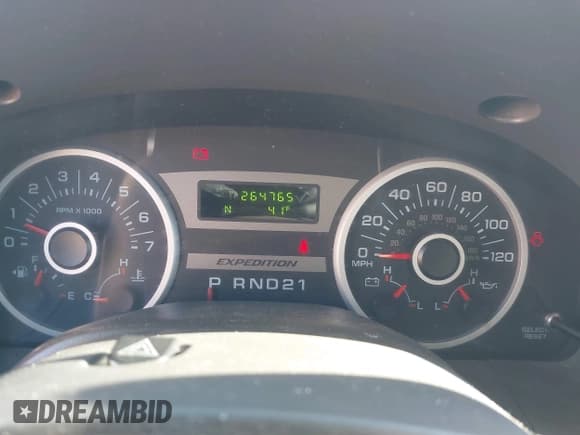 ✅ 2006 Ford Expedition Special Service • VIN: 1FMPU16546LA82927 • Lot: 43483742. Wystawiony na IAAI z przebiegiem 264 765 mil. Bezpłatny archiwum sprzedaży aukcyjnych z USA i szczegółowy raport historii pojazdu na DreamBid. Zdjęcie 7.