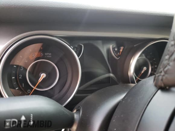 ✅ 2022 Jeep Wrangler Unlimited Willys Sport • VIN: 1C4HJXDM8NW276565 • Lot: 49680384. Wystawiony na Copart z przebiegiem Nie podano. Bezpłatny archiwum sprzedaży aukcyjnych z USA i szczegółowy raport historii pojazdu na DreamBid. Zdjęcie 9.