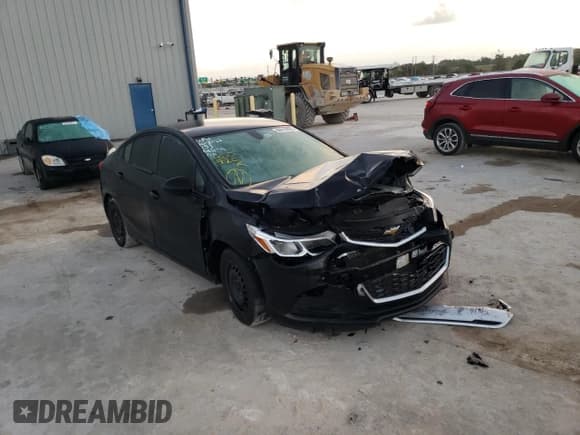 ✅ 2018 Chevrolet Cruze LS • VIN: 1G1BC5SM7J7211887 • Лот: 66619092. Опубликован ранее на Copart с пробегом 93 110 миль. Бесплатный доступ к архиву аукционных продаж из США и подробный отчёт об истории автомобиля на DreamBid. Изображение 1.