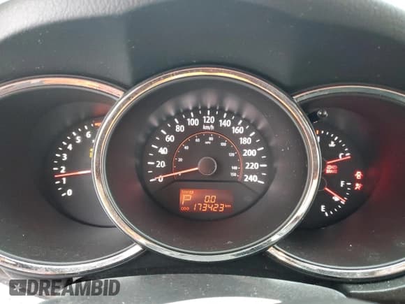 ✅ 2011 Kia Sorento EX • VIN: 5XYKUDA28BG061159 • Лот: 91492845. Опубликован ранее на Copart с пробегом 173 423 миль. Бесплатный доступ к архиву аукционных продаж из США и подробный отчёт об истории автомобиля на DreamBid. Изображение 9.