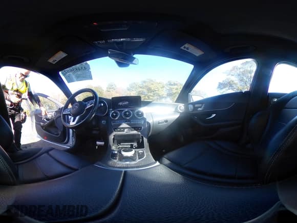 ✅ 2021 Mercedes-Benz C 300 • VIN: W1KWF8EB0MR648981 • Lot: 43485082. Wystawiony na IAAI z przebiegiem 57 483 mil. Bezpłatny archiwum sprzedaży aukcyjnych z USA i szczegółowy raport historii pojazdu na DreamBid. Zdjęcie 20.